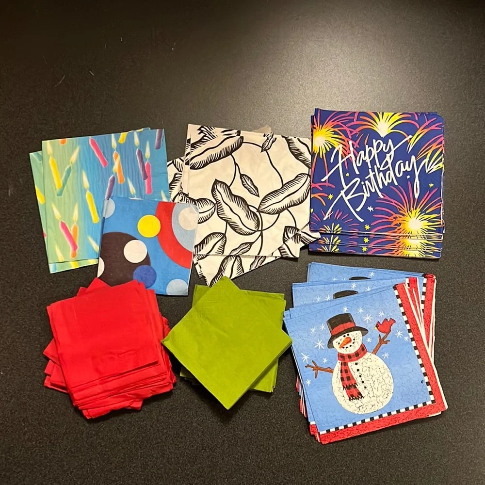 💝 10/$10 💝 83 Assorted Colorful Napkins